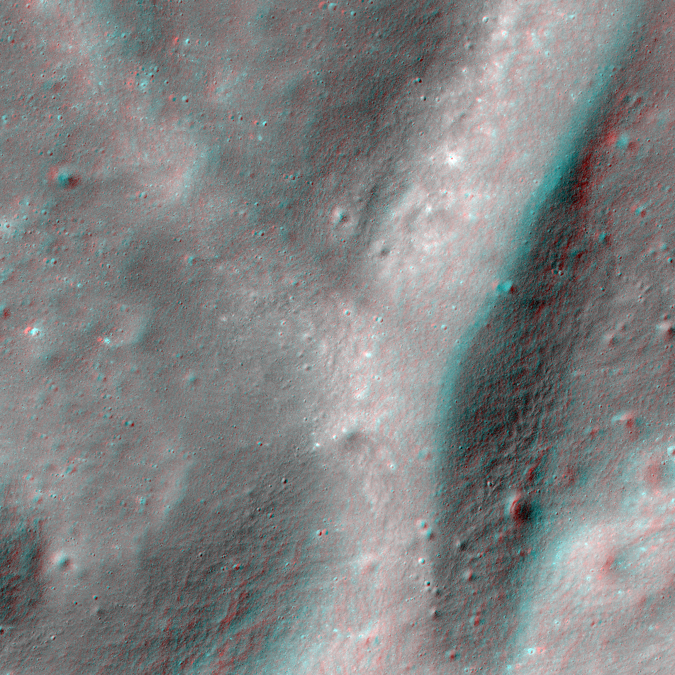 NAC Anaglyph: Fractures in Gauss Crater