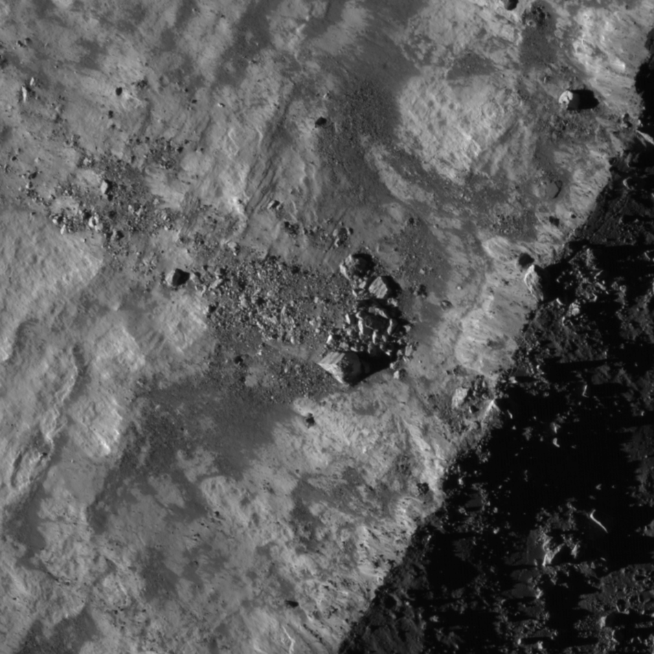 Boulders on the rim of Moore F