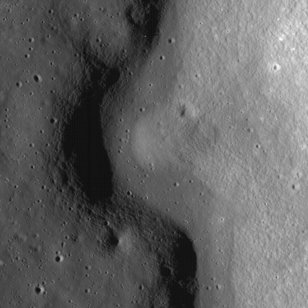 Bright Crater Rays and Boulders  Lunar Reconnaissance Orbiter Camera