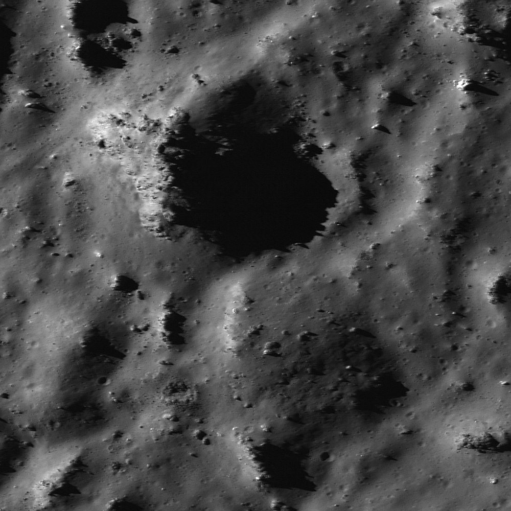 Impact melt features in Tycho crater's floor