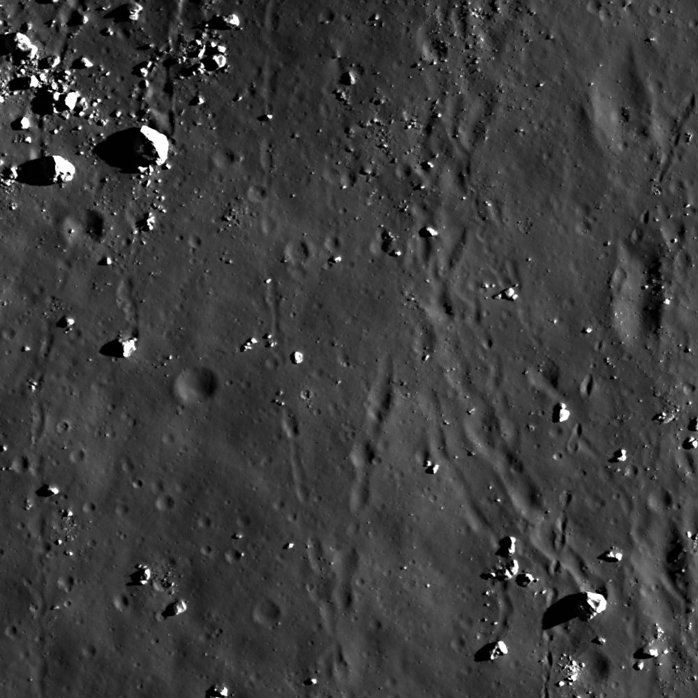 Weaving boulder trails on the Moon